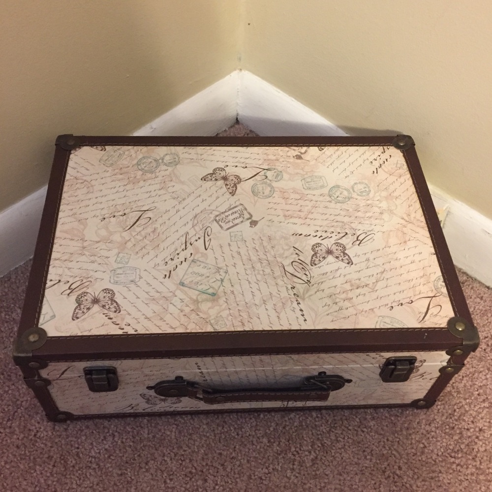 ❌SOLD❌Vintage 🦋 Butterfly Note Box